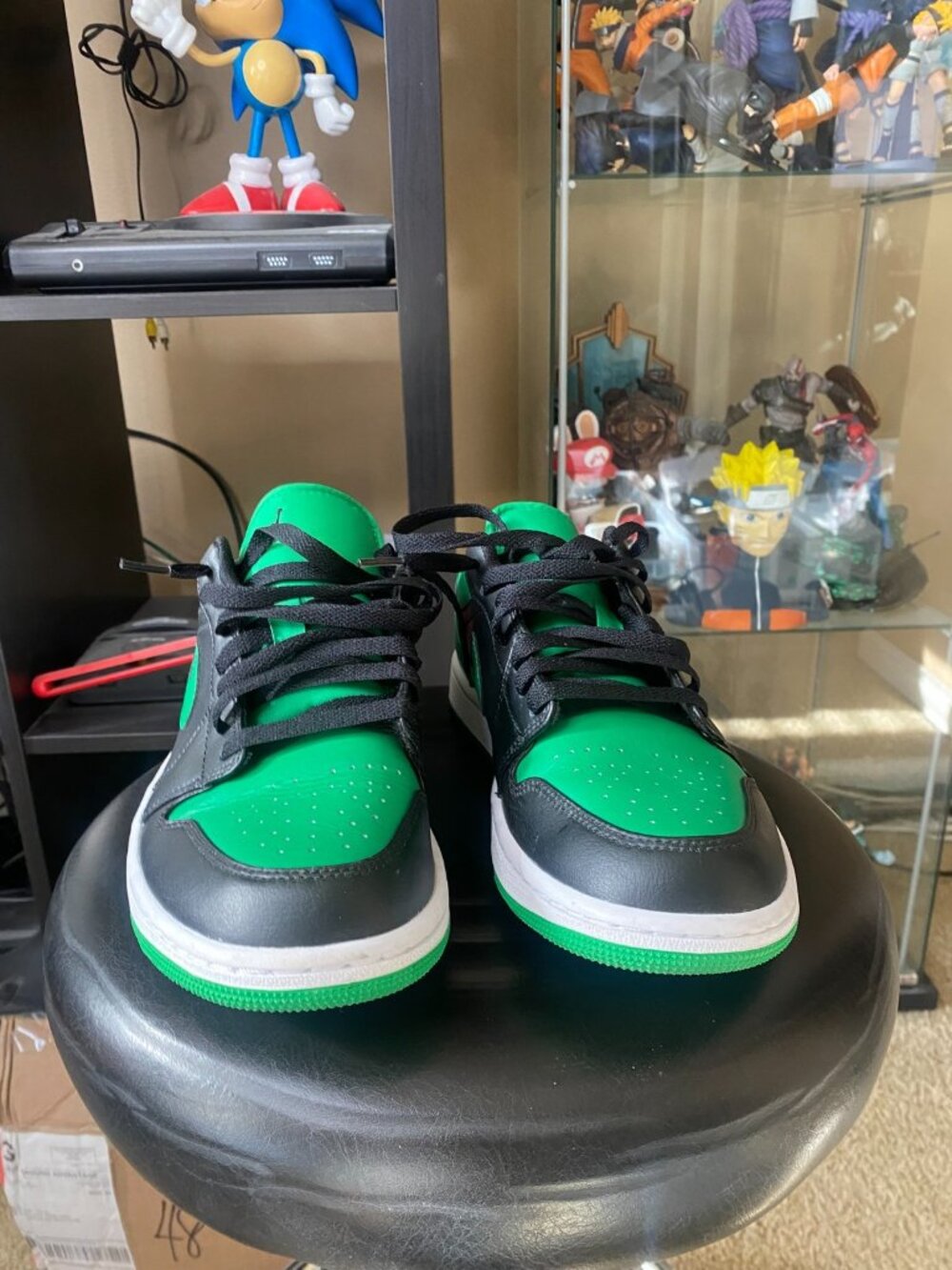 Size 8 - Air Jordan 1 Low Black Lucky Green - Picture 2 of 7